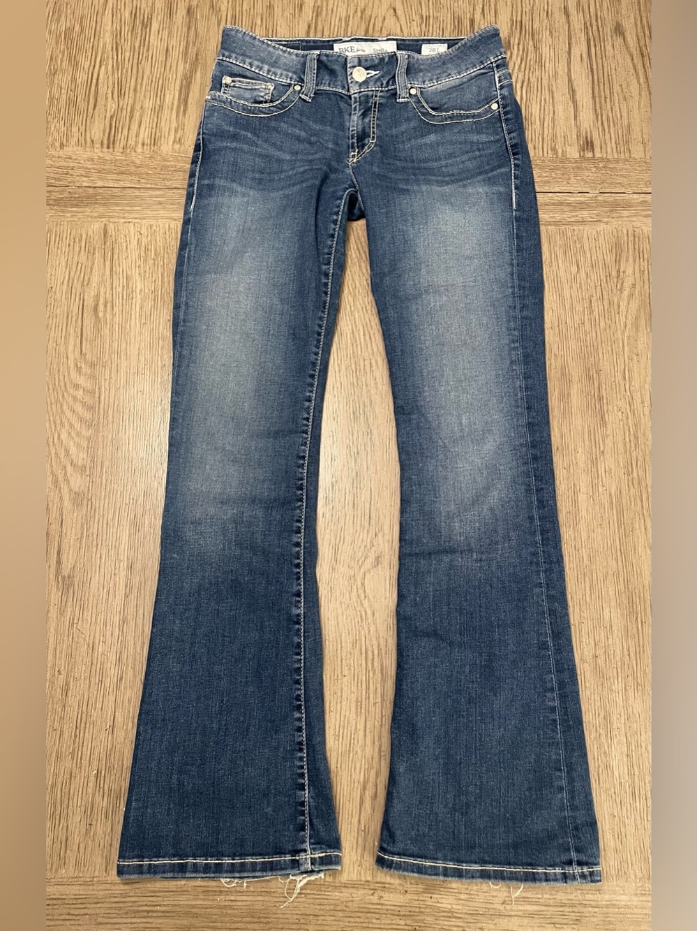 BKE “Stella” Y2K low-rise flare jeans. Size 28L, excellent condition!
